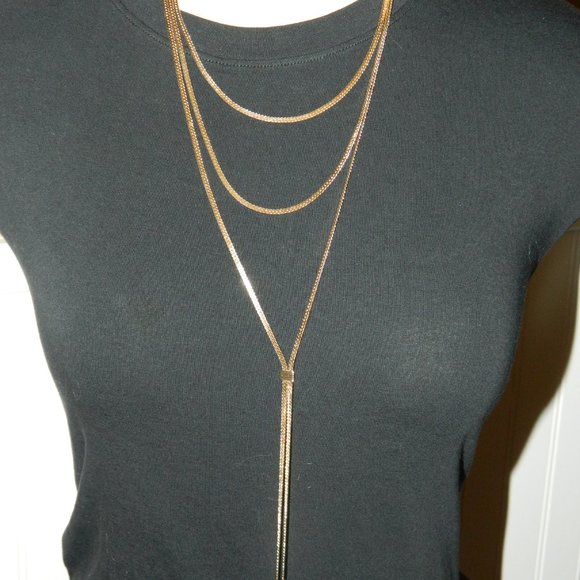 80R Layered Necklace Triple Layered - Picture 5 of 6